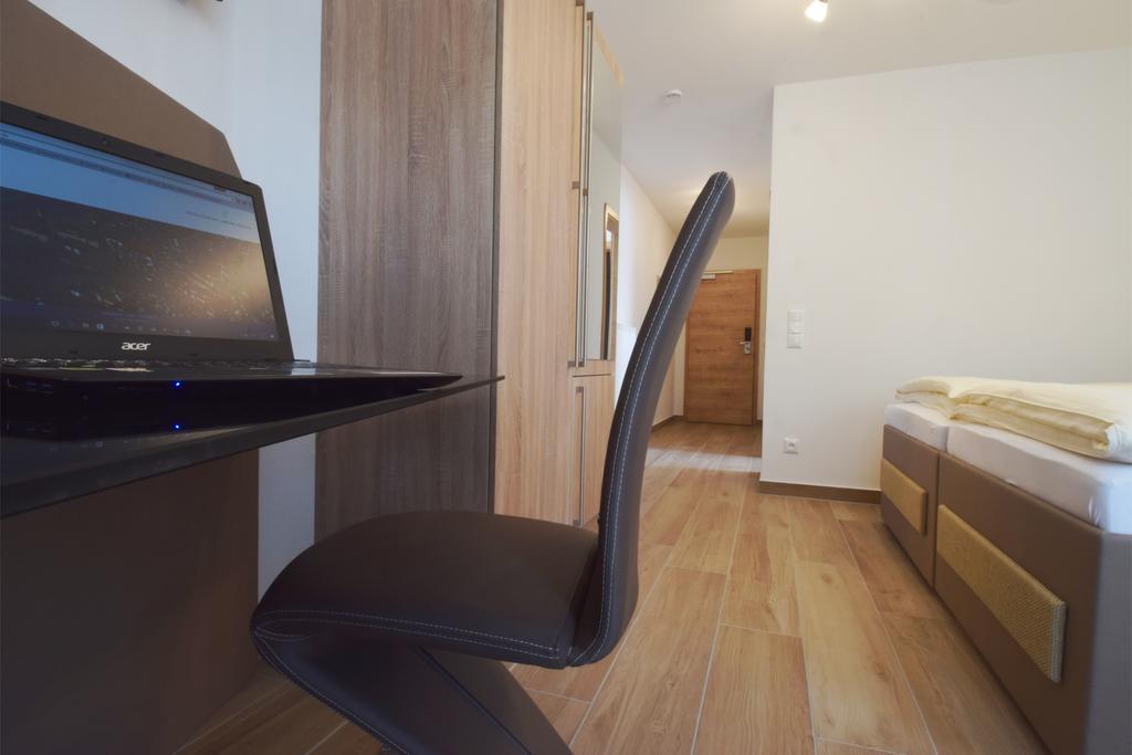 Aparthotel Donaustern Asbach-Bäumenheim Exteriör bild