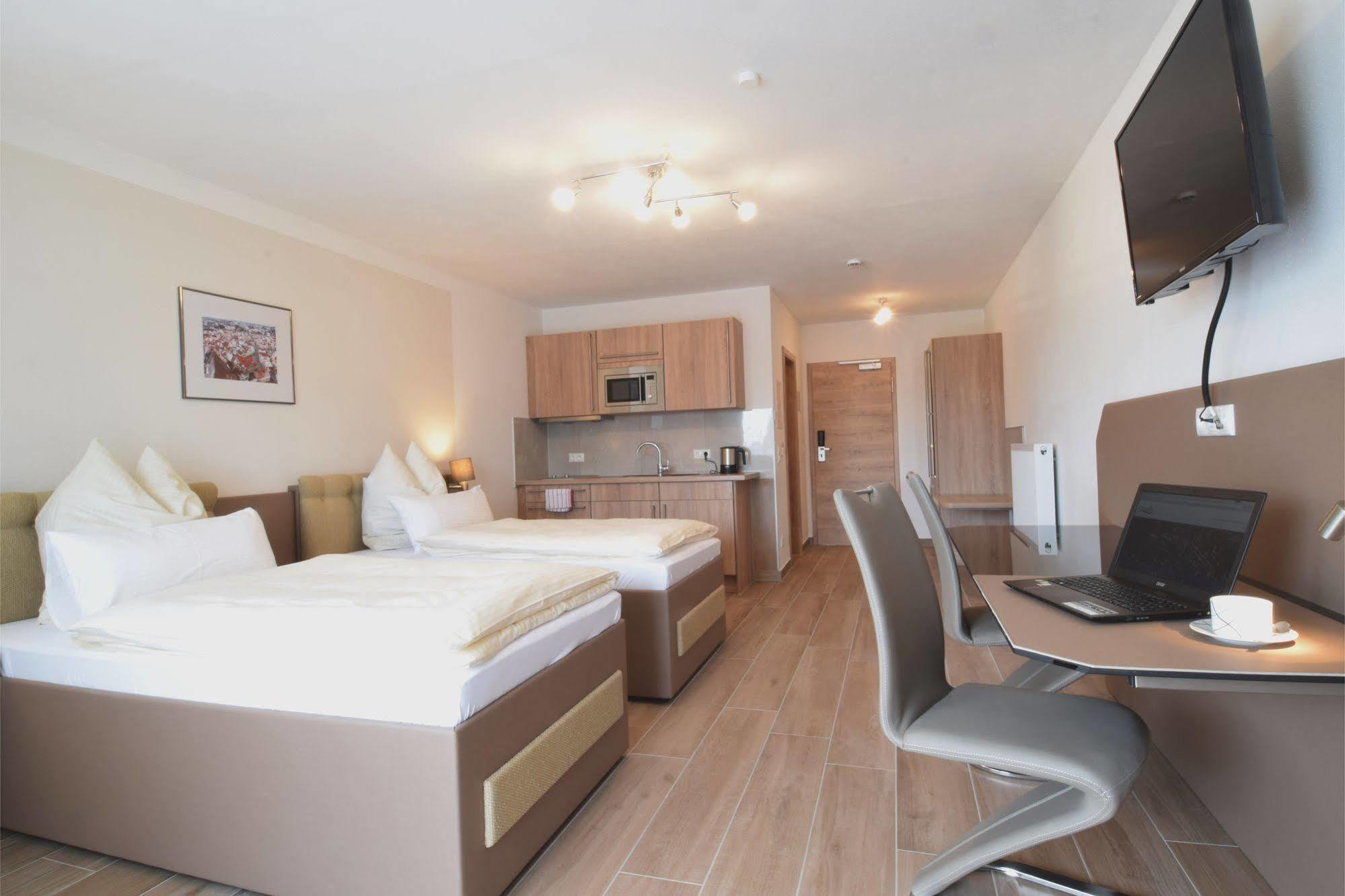 Aparthotel Donaustern Asbach-Bäumenheim Exteriör bild