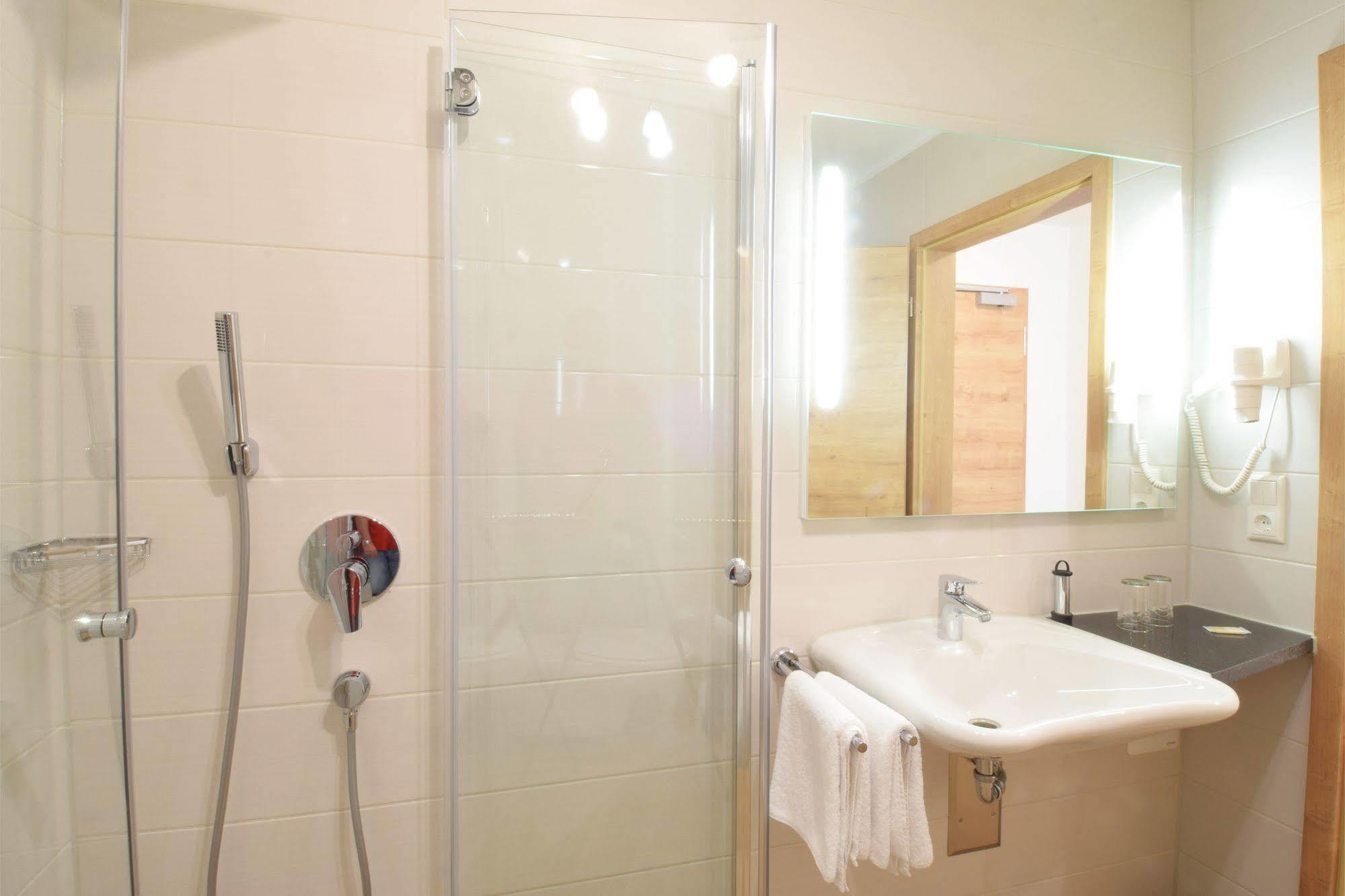 Aparthotel Donaustern Asbach-Bäumenheim Exteriör bild