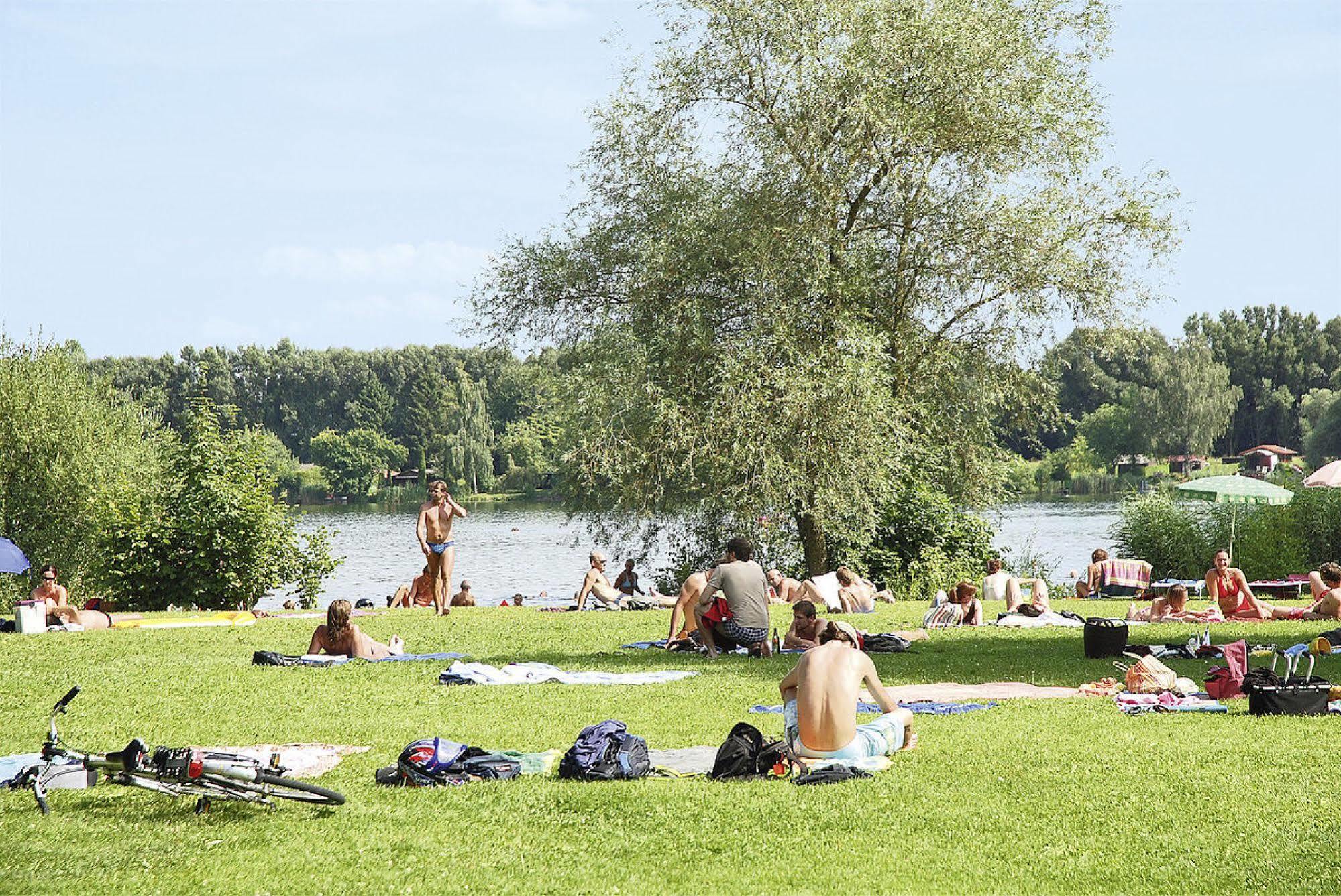 Aparthotel Donaustern Asbach-Bäumenheim Exteriör bild
